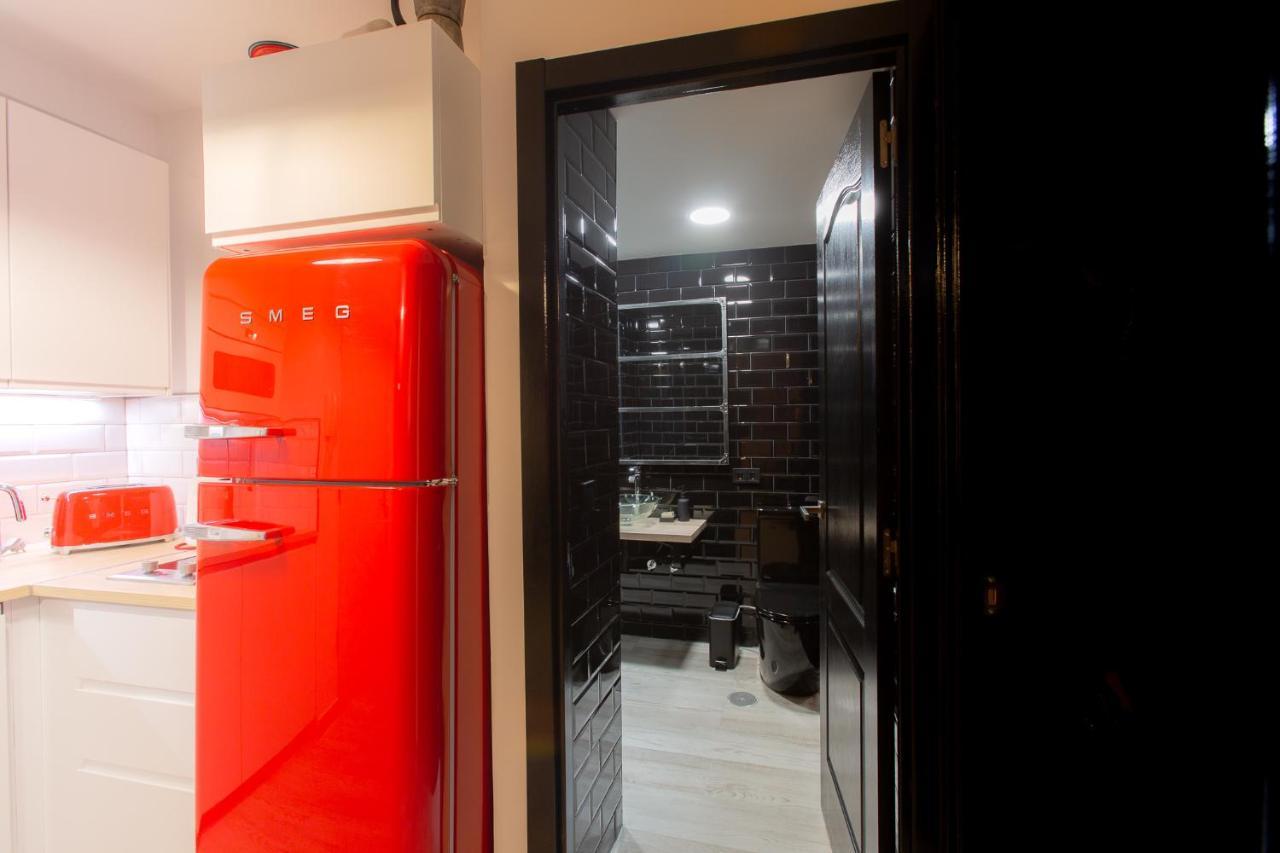 Vintage Movie The Luxury By Namaste Elite Apartament